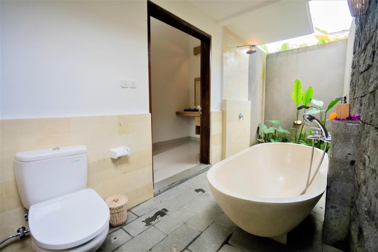 Three Gold Luxury Private Villas Ubud  Exterior photo